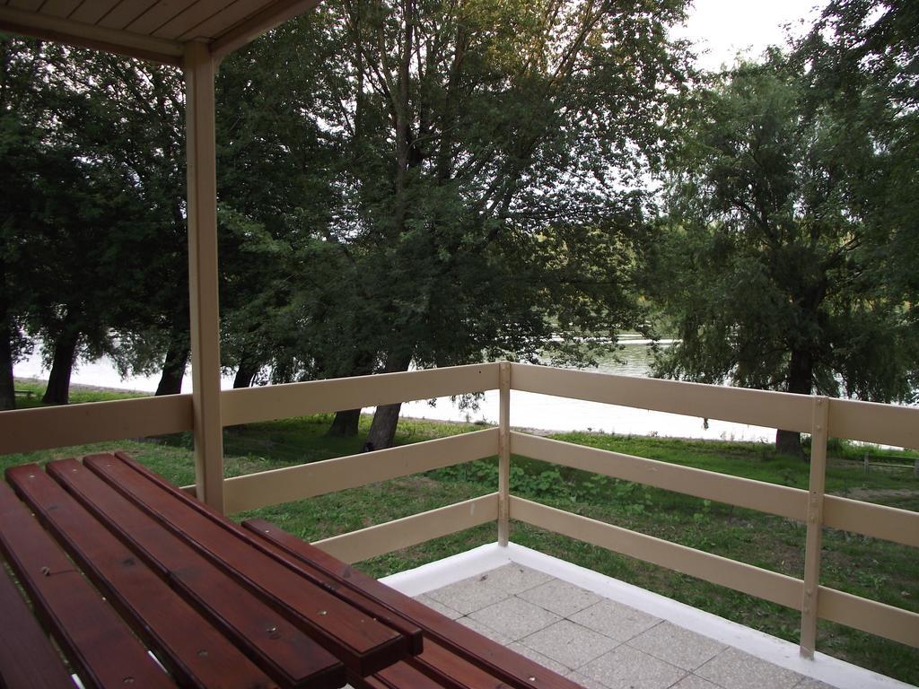 Bungalow Park Hotel Szentendre Værelse billede